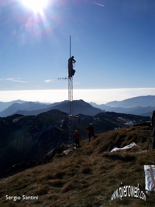 19 Installazione ripetitore del Soccorso Alpino .jpg